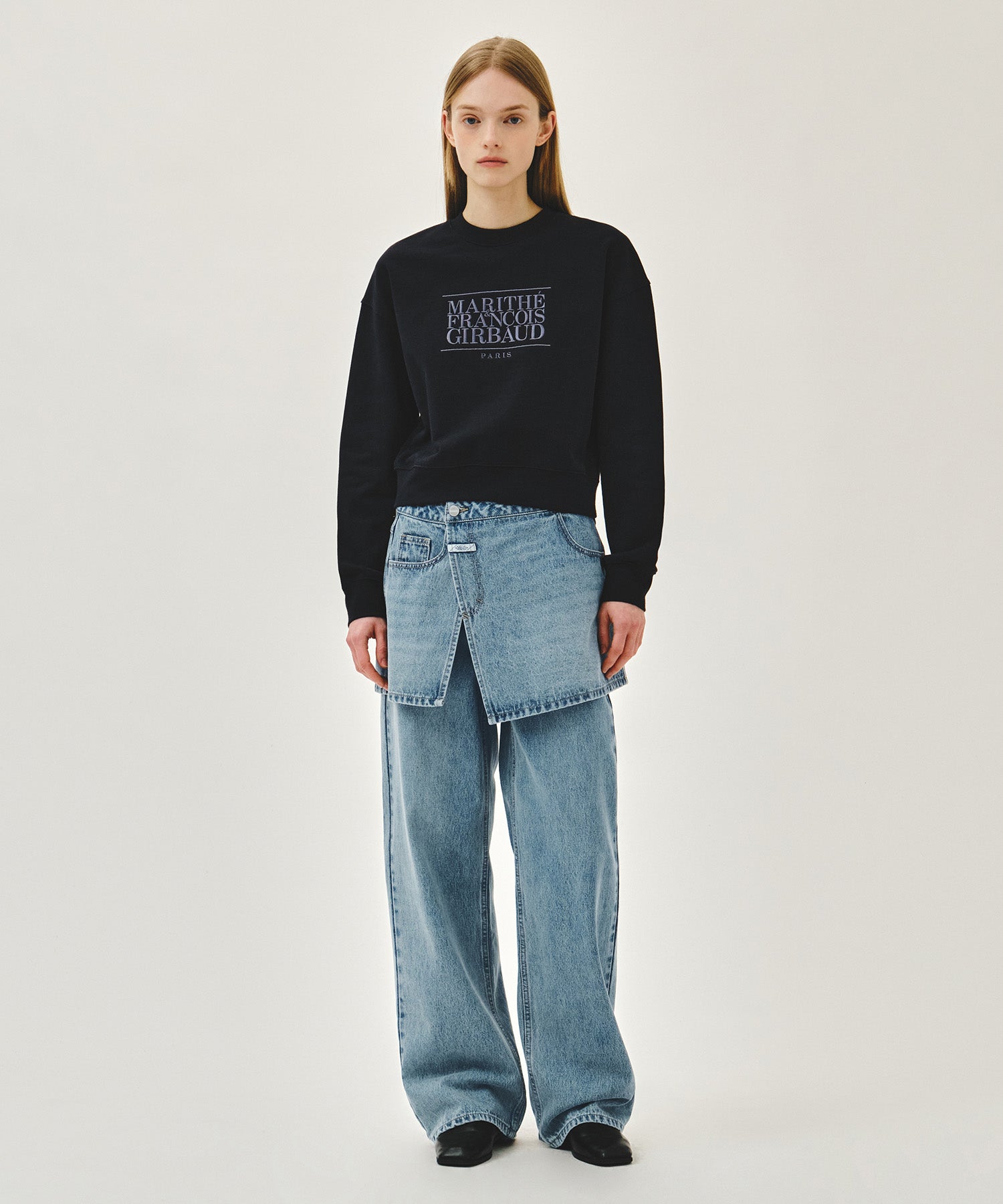 W CLASSIC LOGO CROP SWEATSHIRT