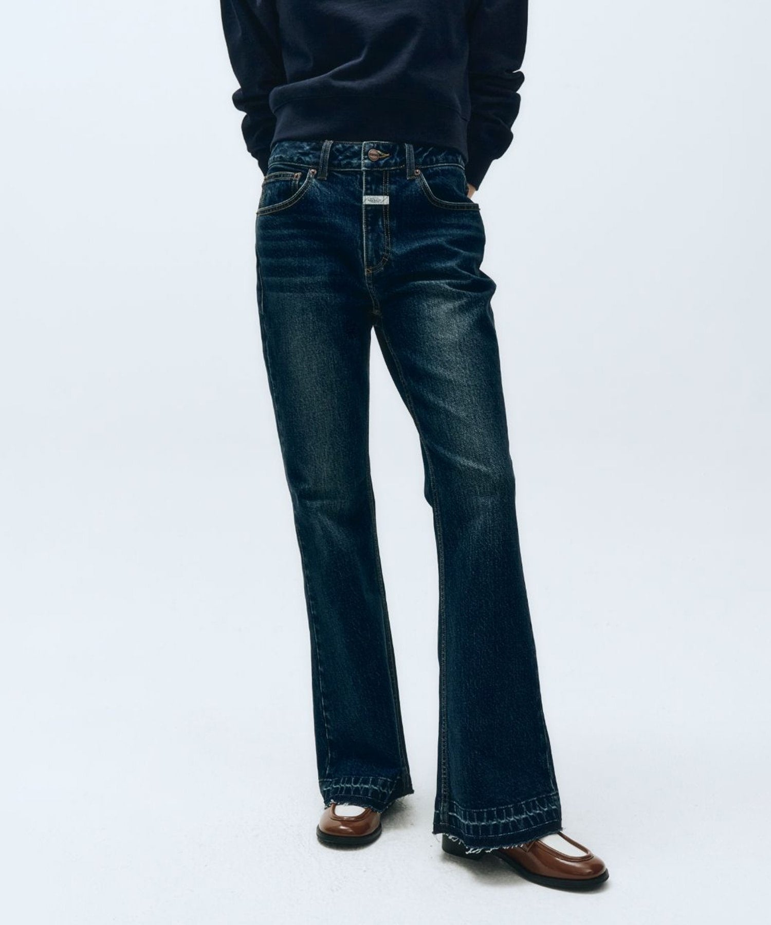 W MID-WAIST FLARED DENIM PANTS