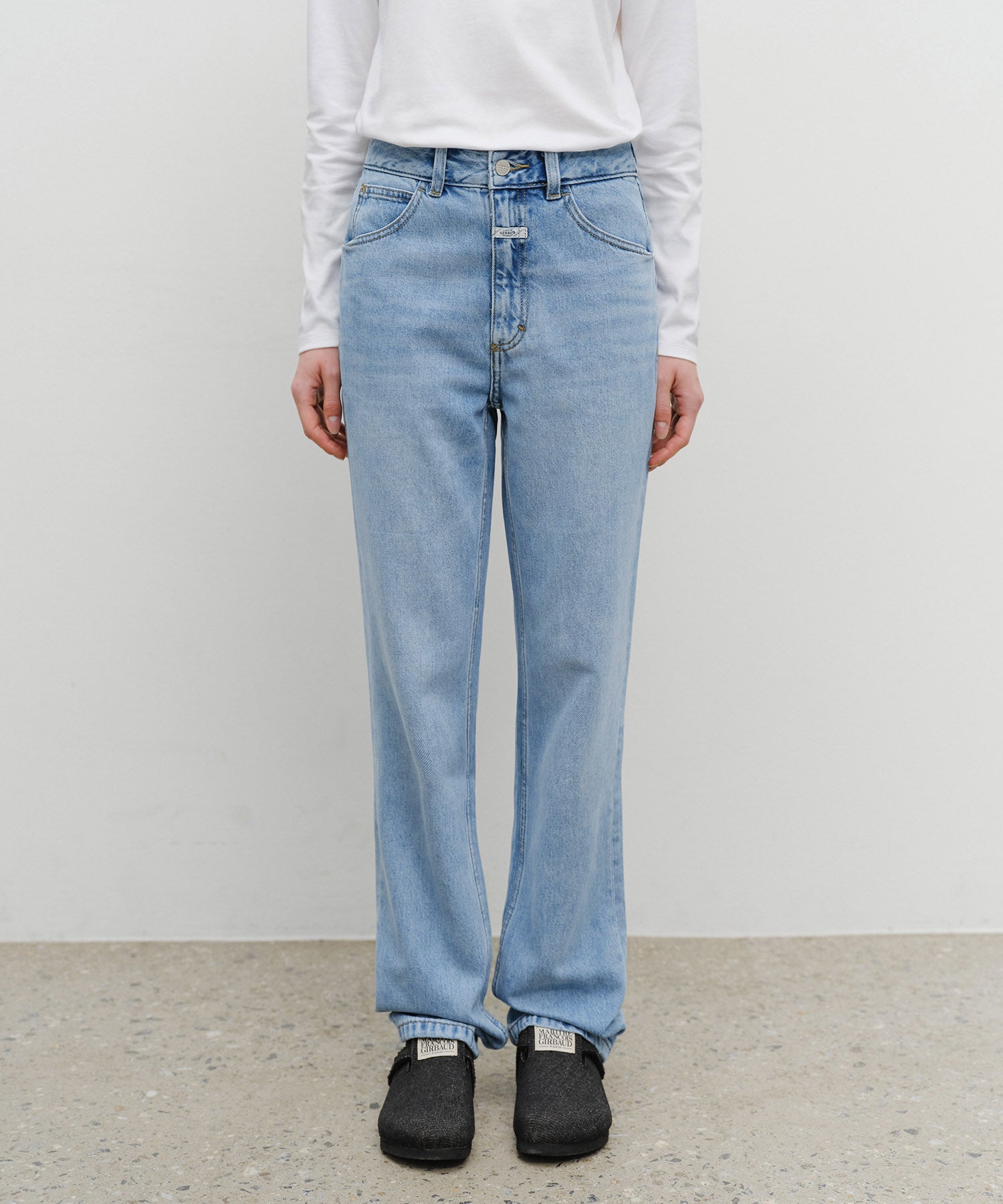 W SLIM STRAIGHT DENIM PANTS