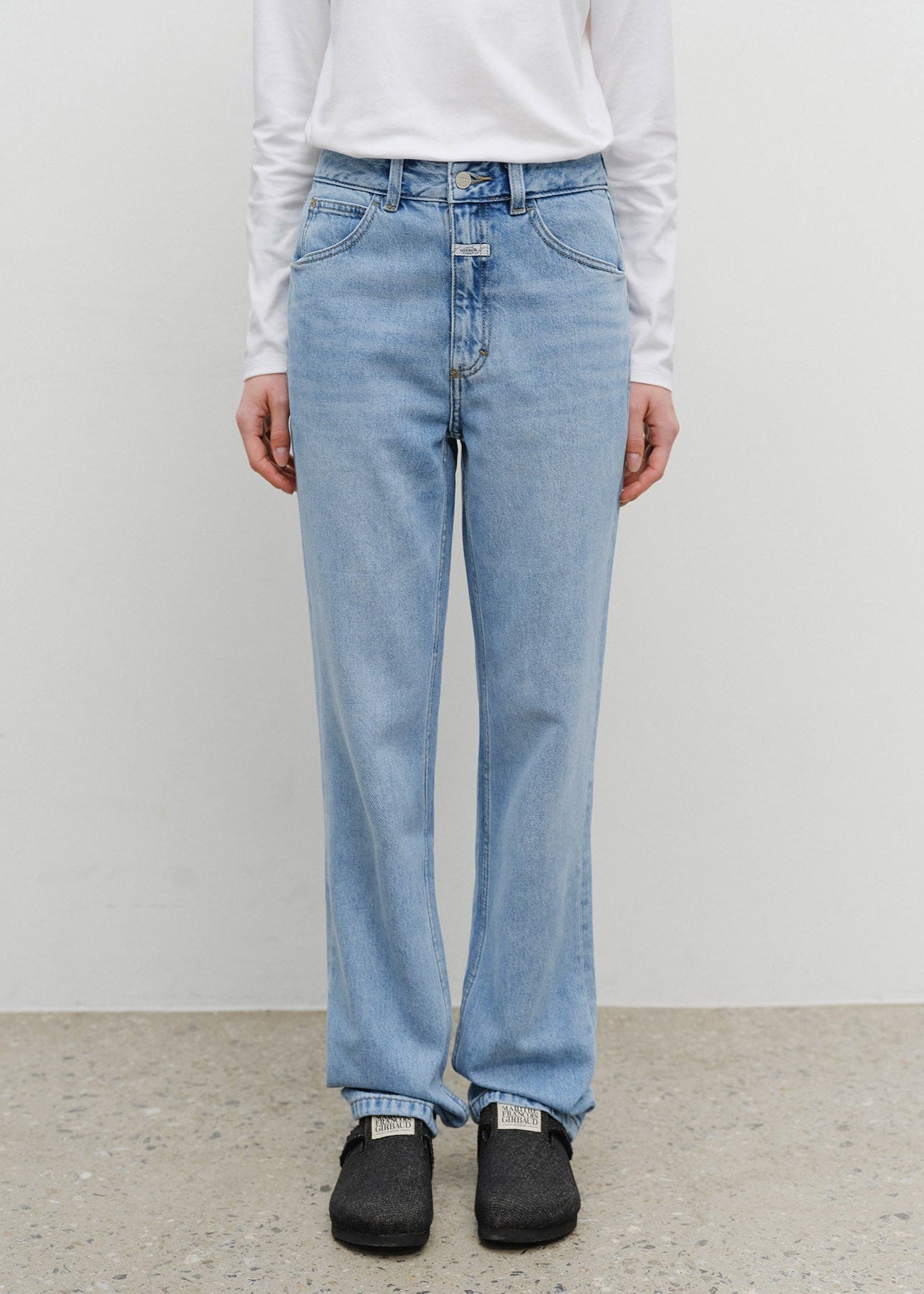 W SLIM STRAIGHT DENIM PANTS