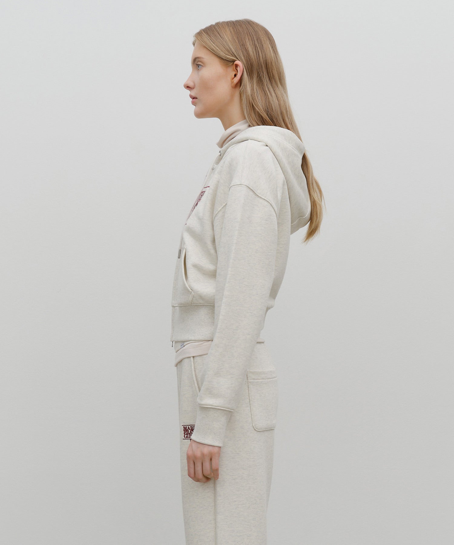 W EMBROIDERY CLASSIC LOGO CROP HOODIE ZIPUP