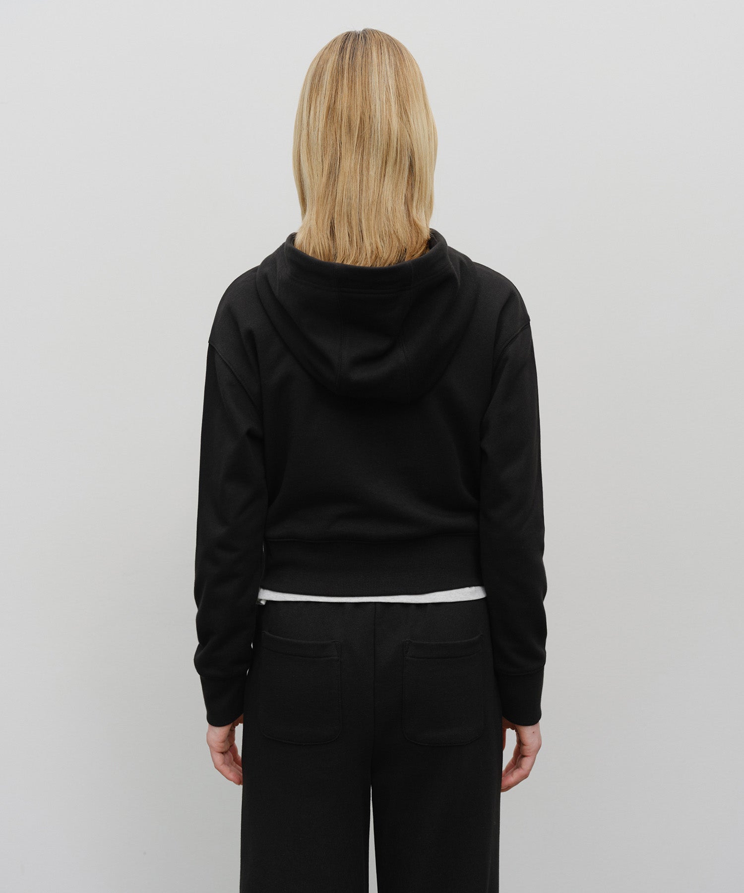 W EMBROIDERY CLASSIC LOGO CROP HOODIE ZIPUP