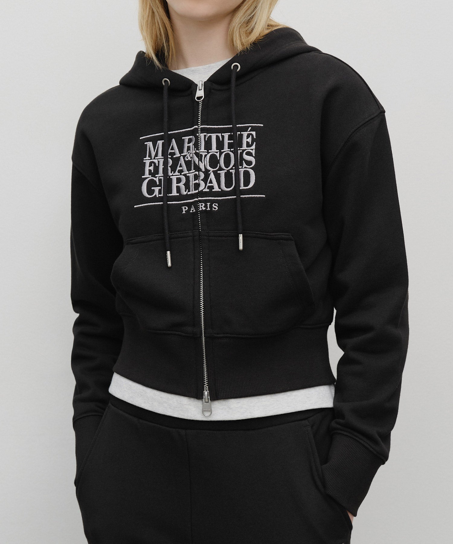 W EMBROIDERY CLASSIC LOGO CROP HOODIE ZIPUP