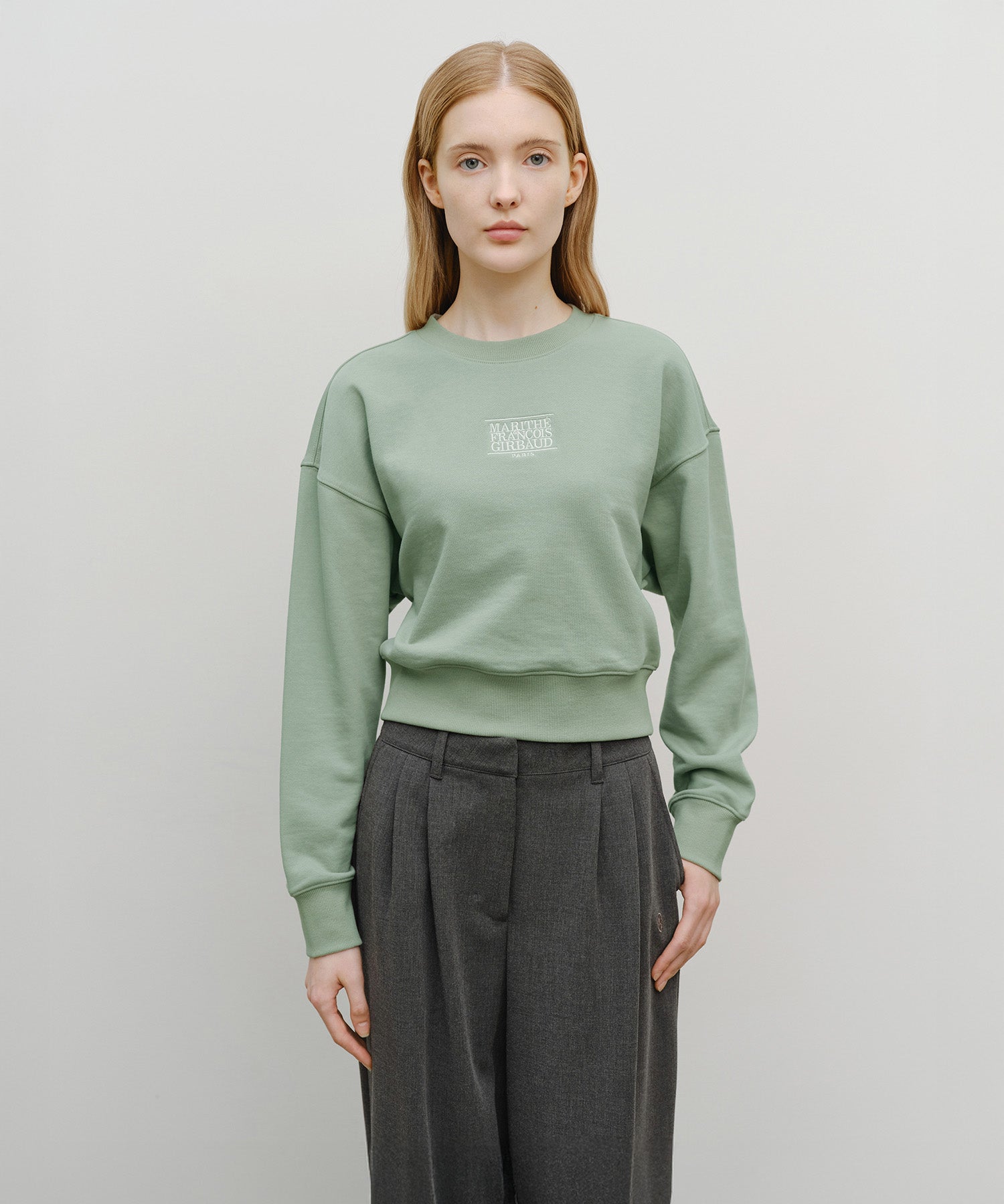 W SMALL CLASSIC LOGO CROP SWEATSHIRT