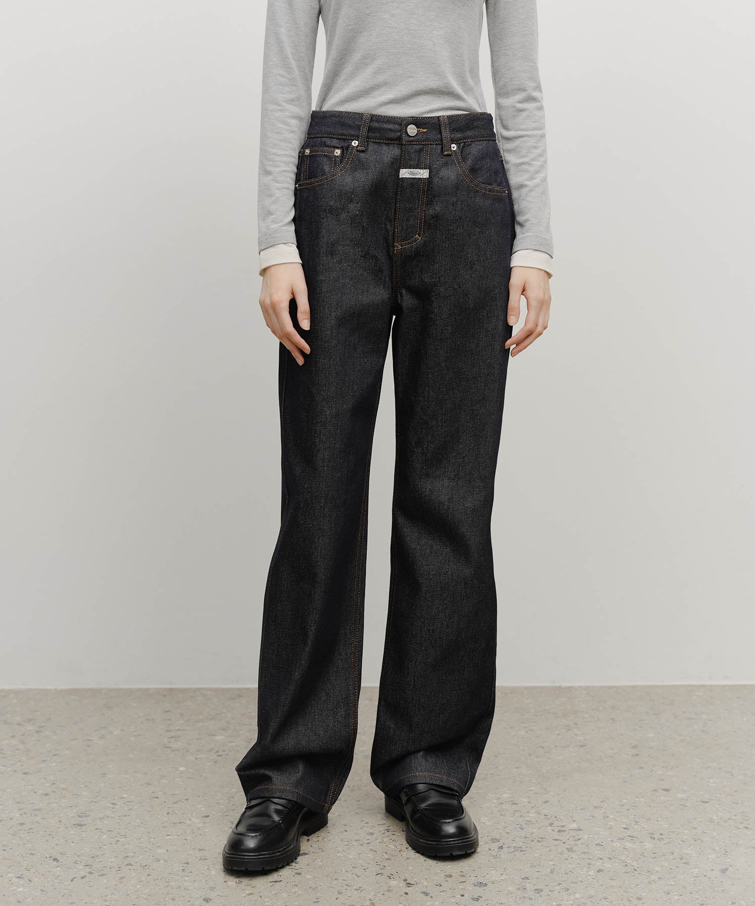 W STRAIGHT FIT RAW DENIM PANTS