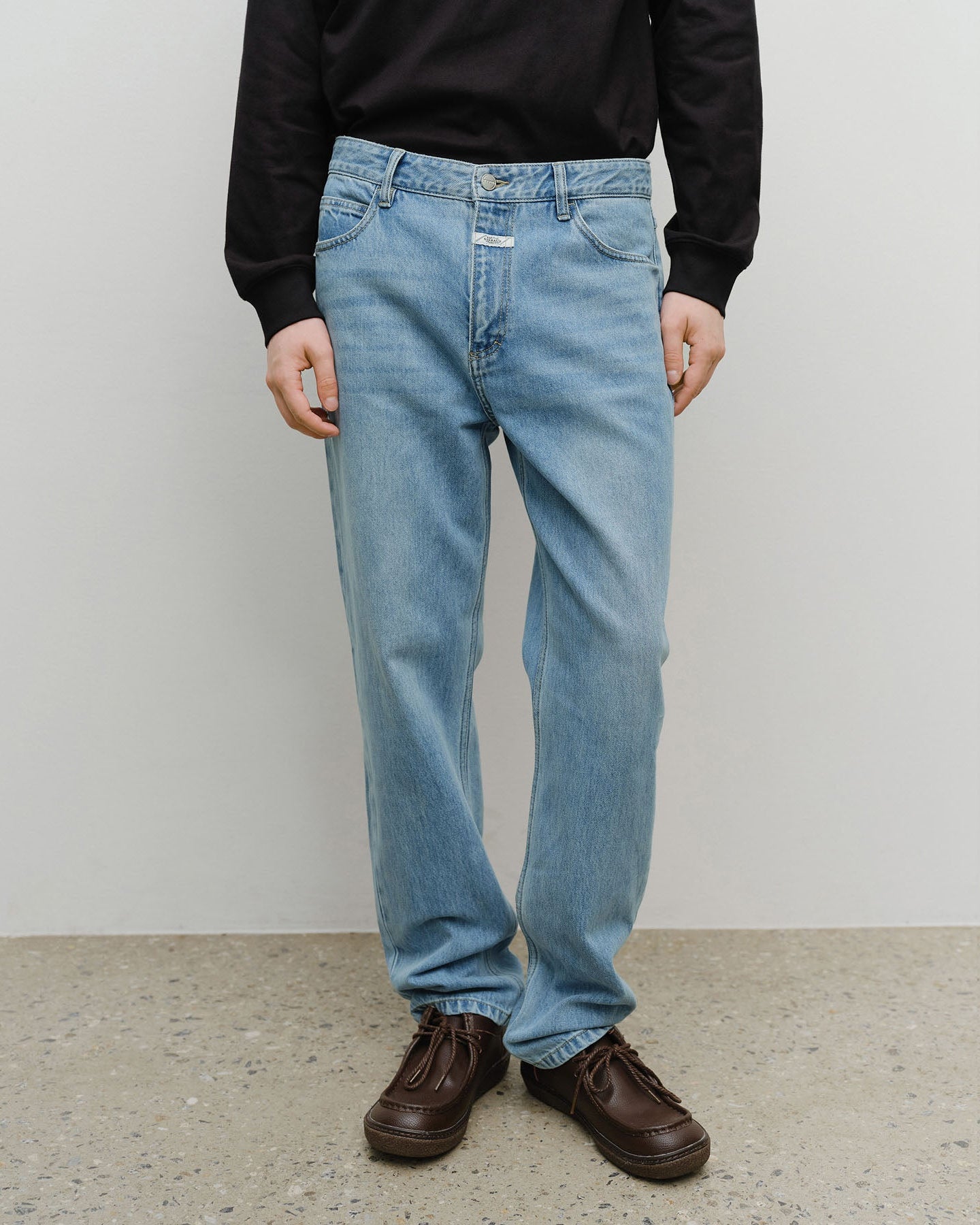 M SLIM STRAIGHT DENIM PANTS