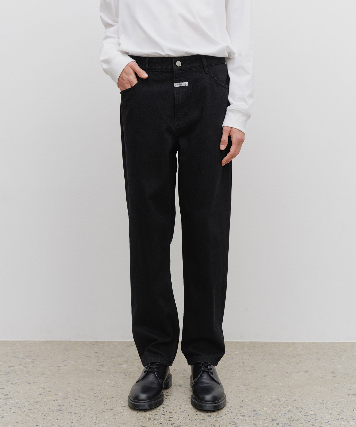 M SLIM STRAIGHT DENIM PANTS