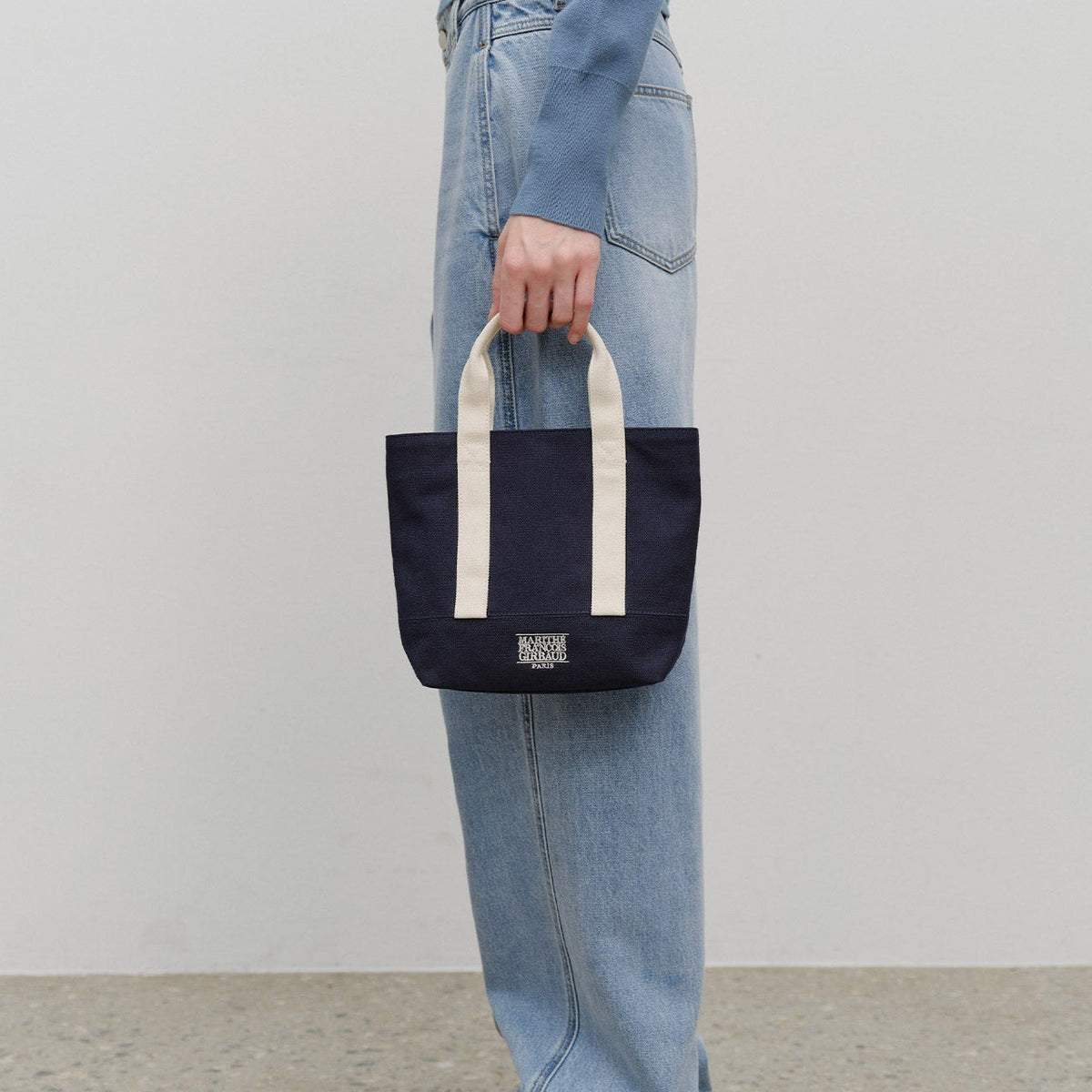 CLASSIC LOGO CANVAS TOTE BAG