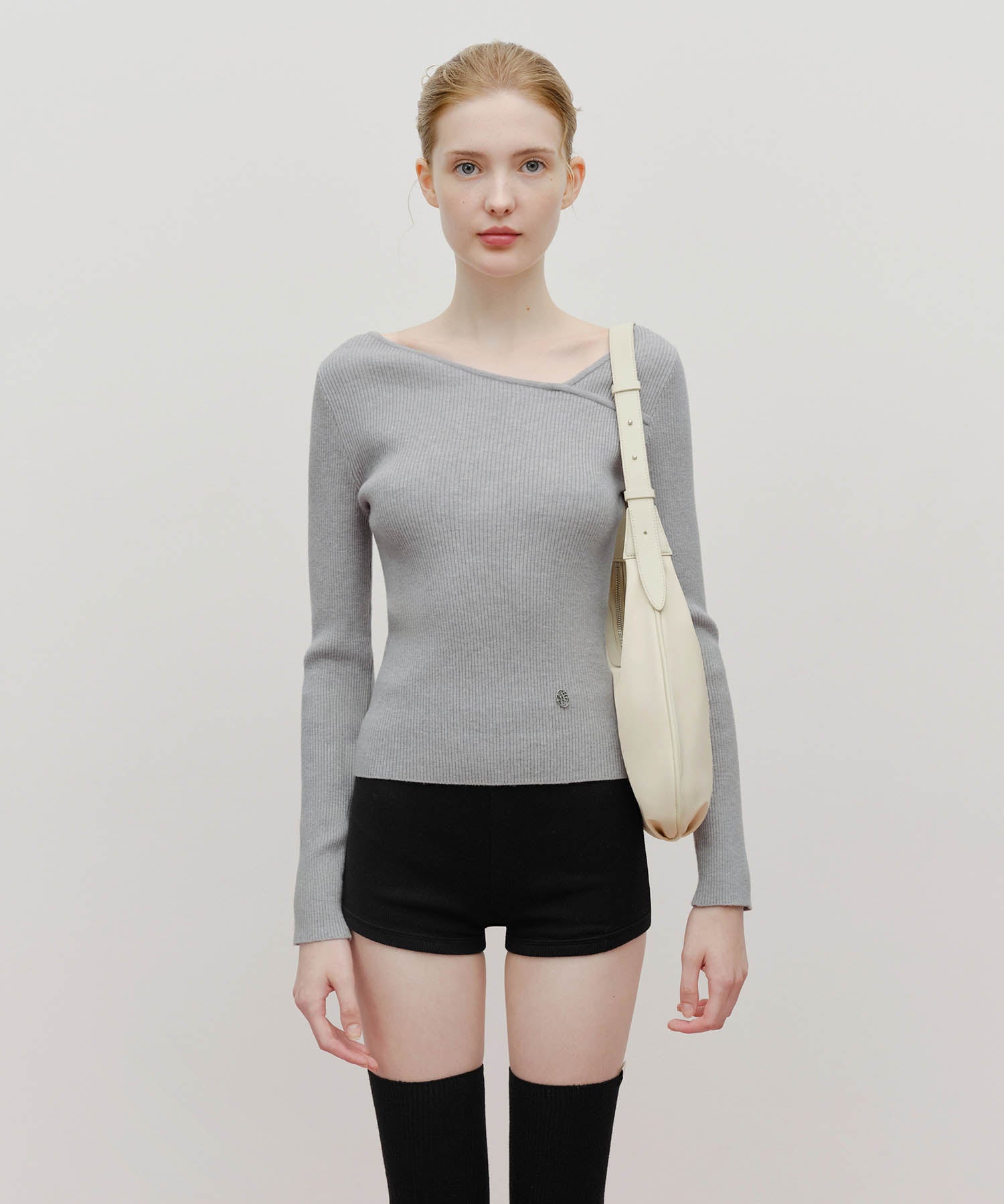 CLASSIC LOGO ROUND SHOULDER BAG
