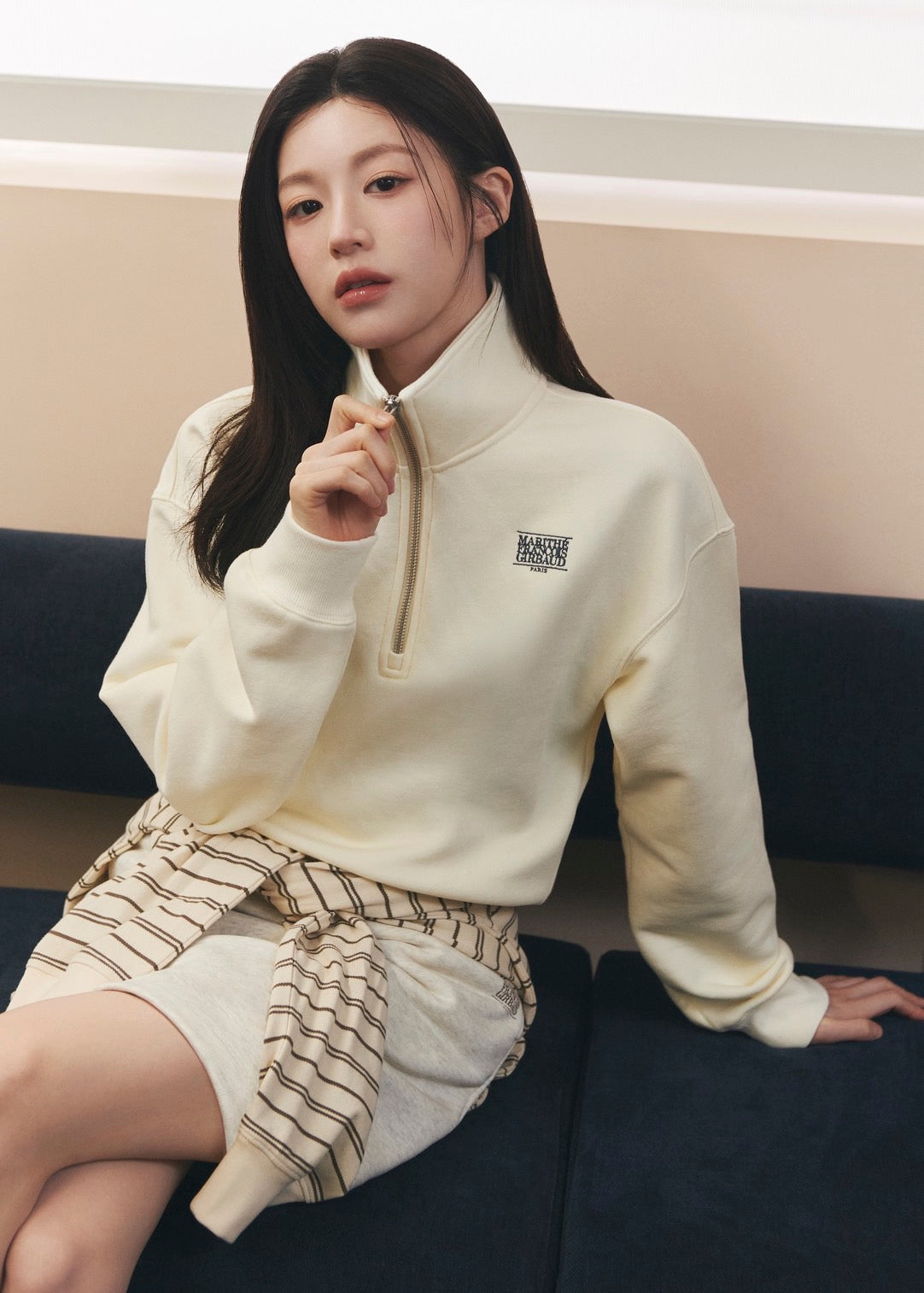 W SMALL CLASSIC LOGO HALF ZIPUP CROP SWEATSHIRT