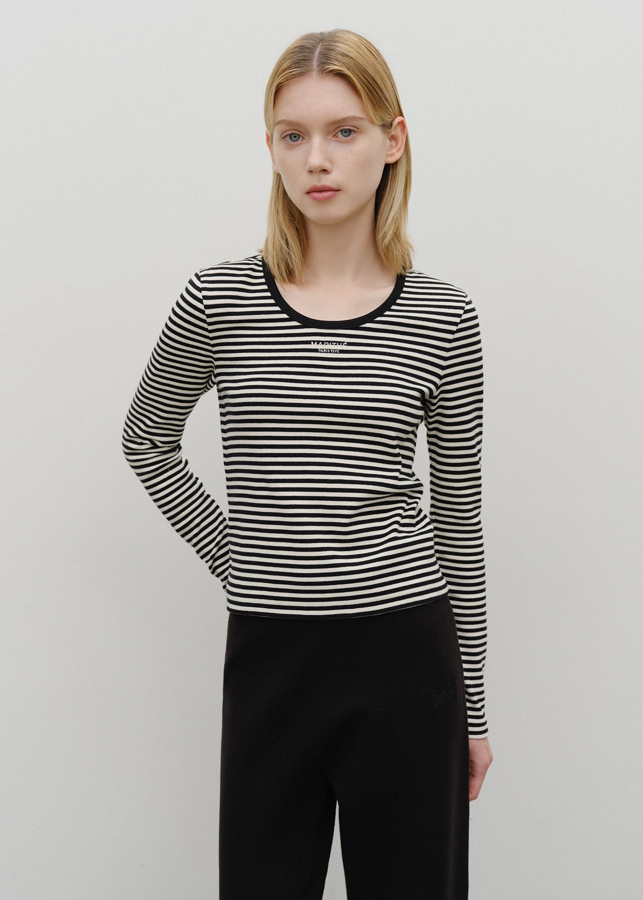 W DEEP NECK LONG SLEEVE