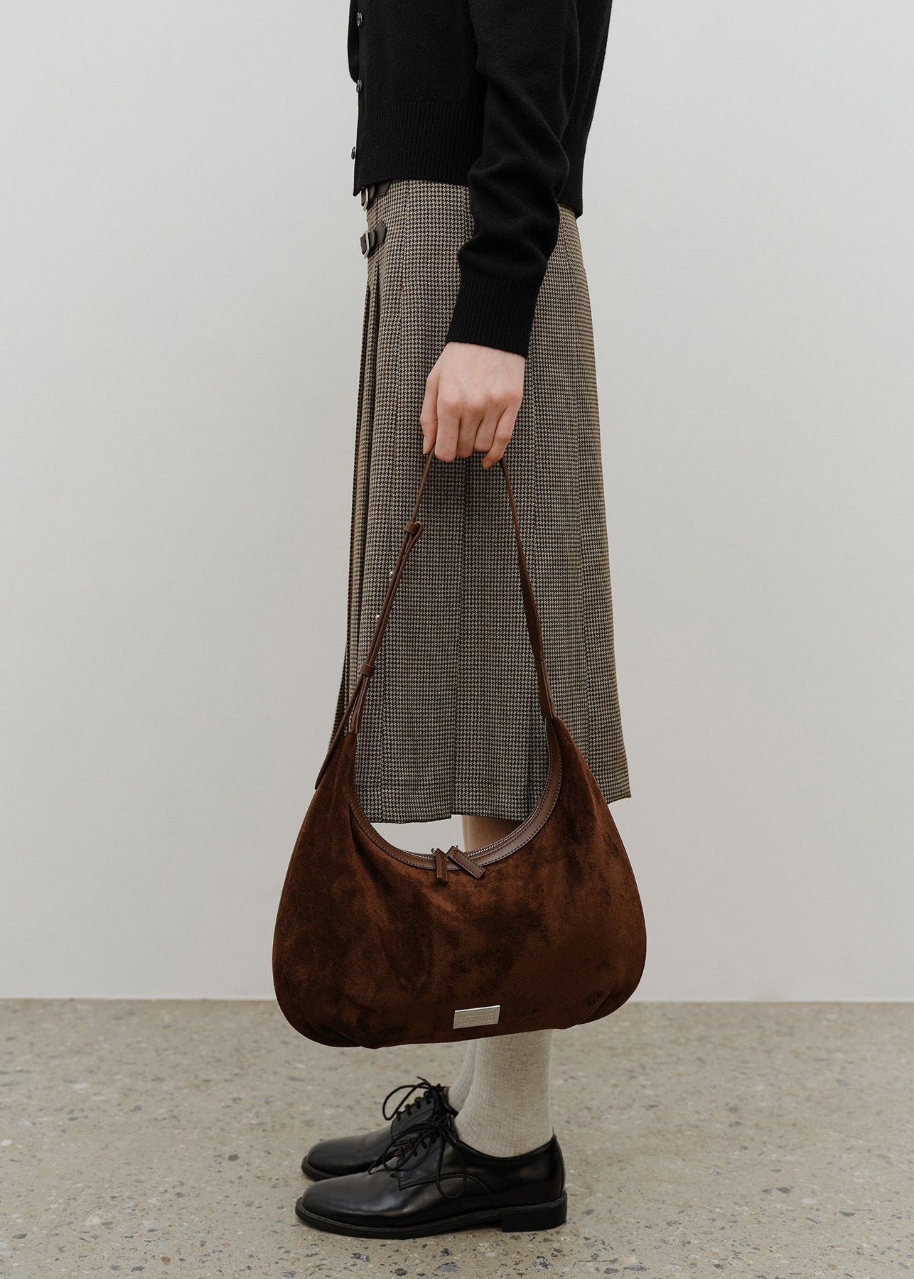 CLASSIC LOGO ROUND SUEDE SHOULDER BAG
