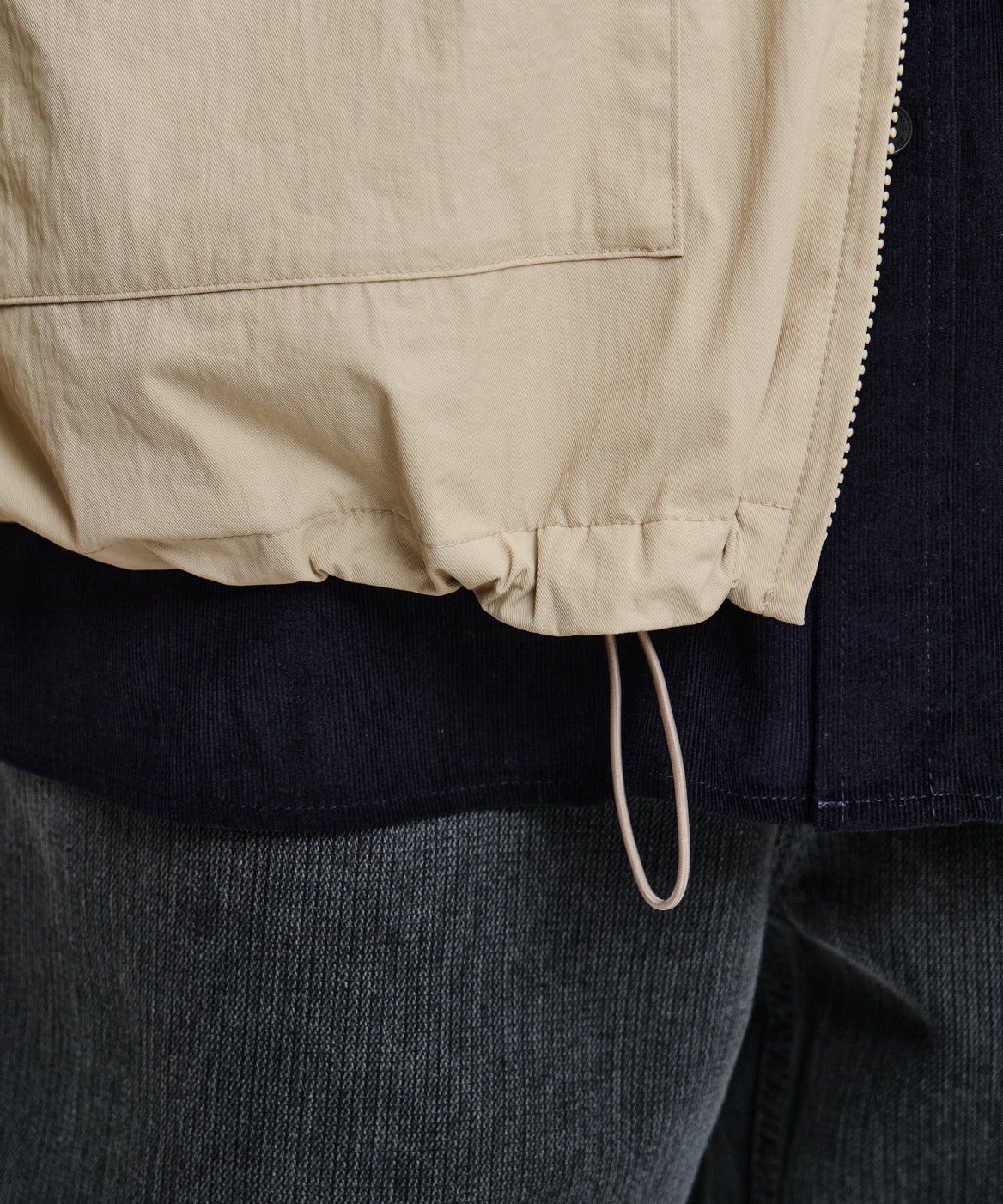 OUTPOCKET HOODED WIND JACKET