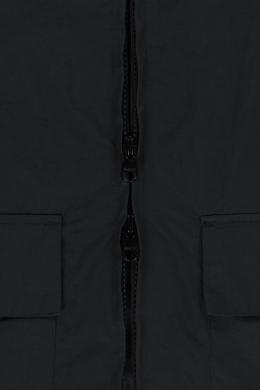 OUTPOCKET HOODED WIND JACKET