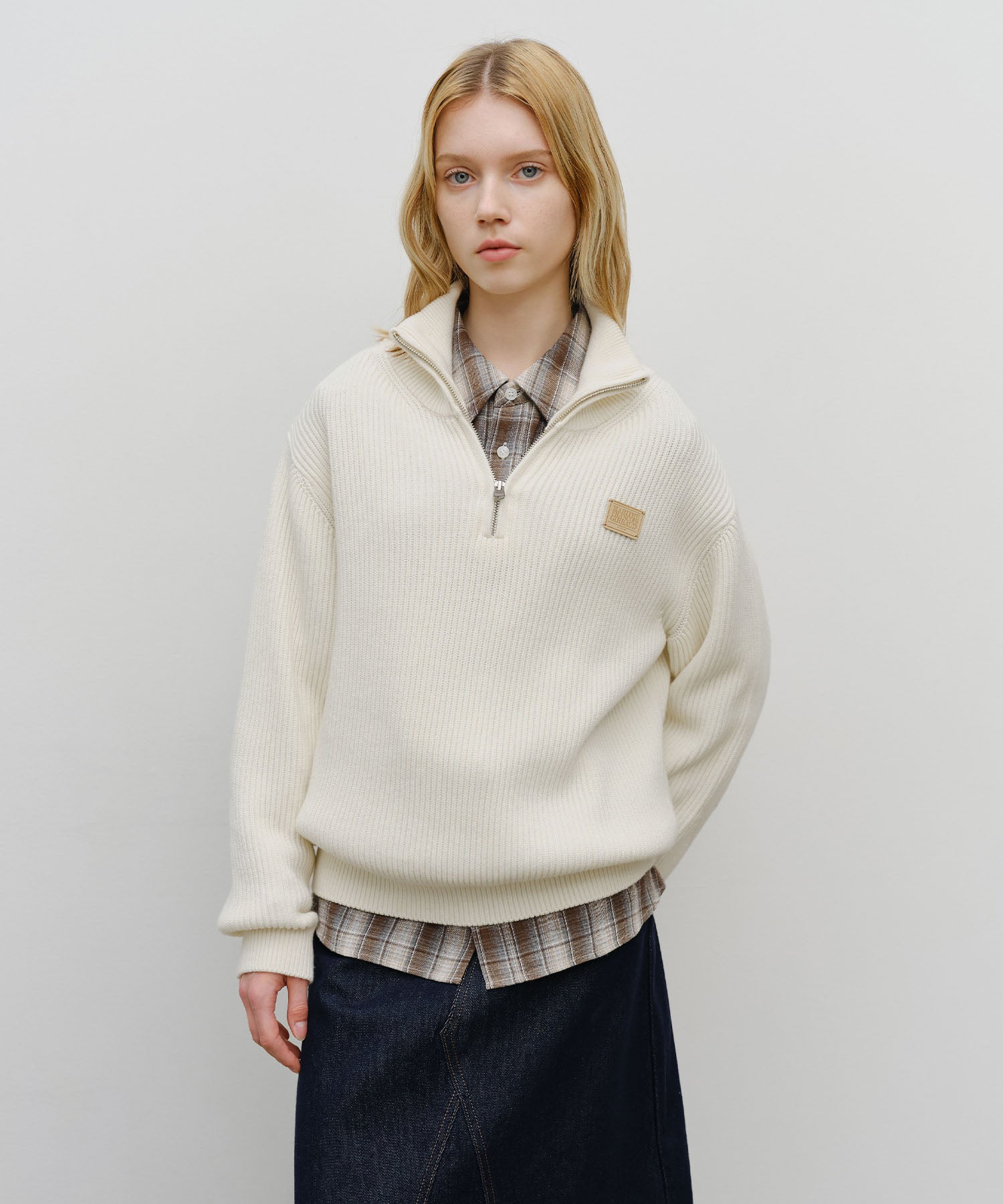 HALF NECK ZIPUP KNIT