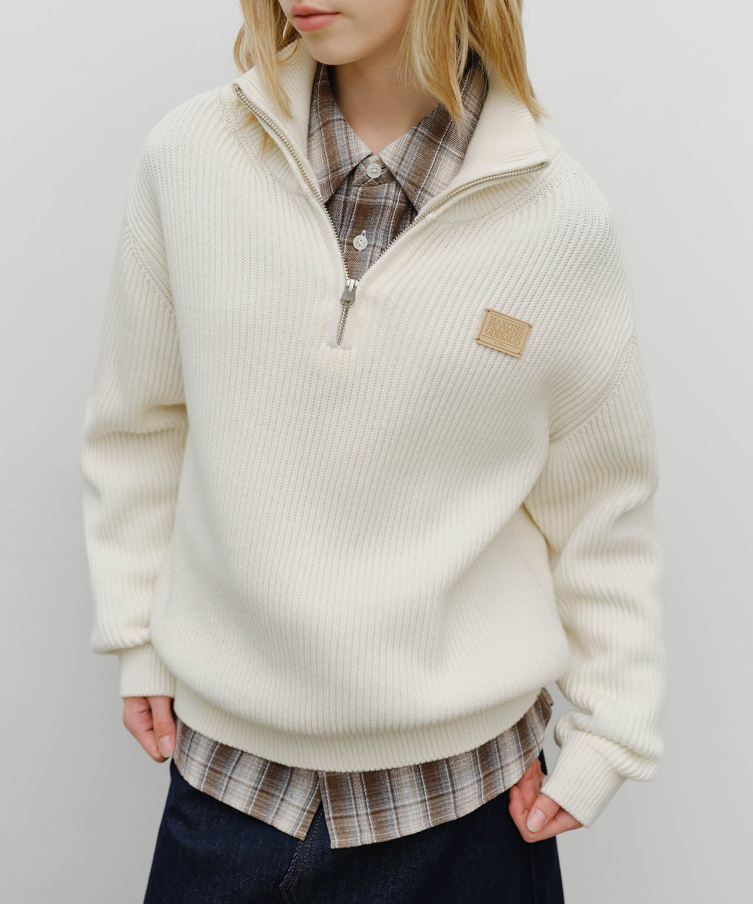 HALF NECK ZIPUP KNIT