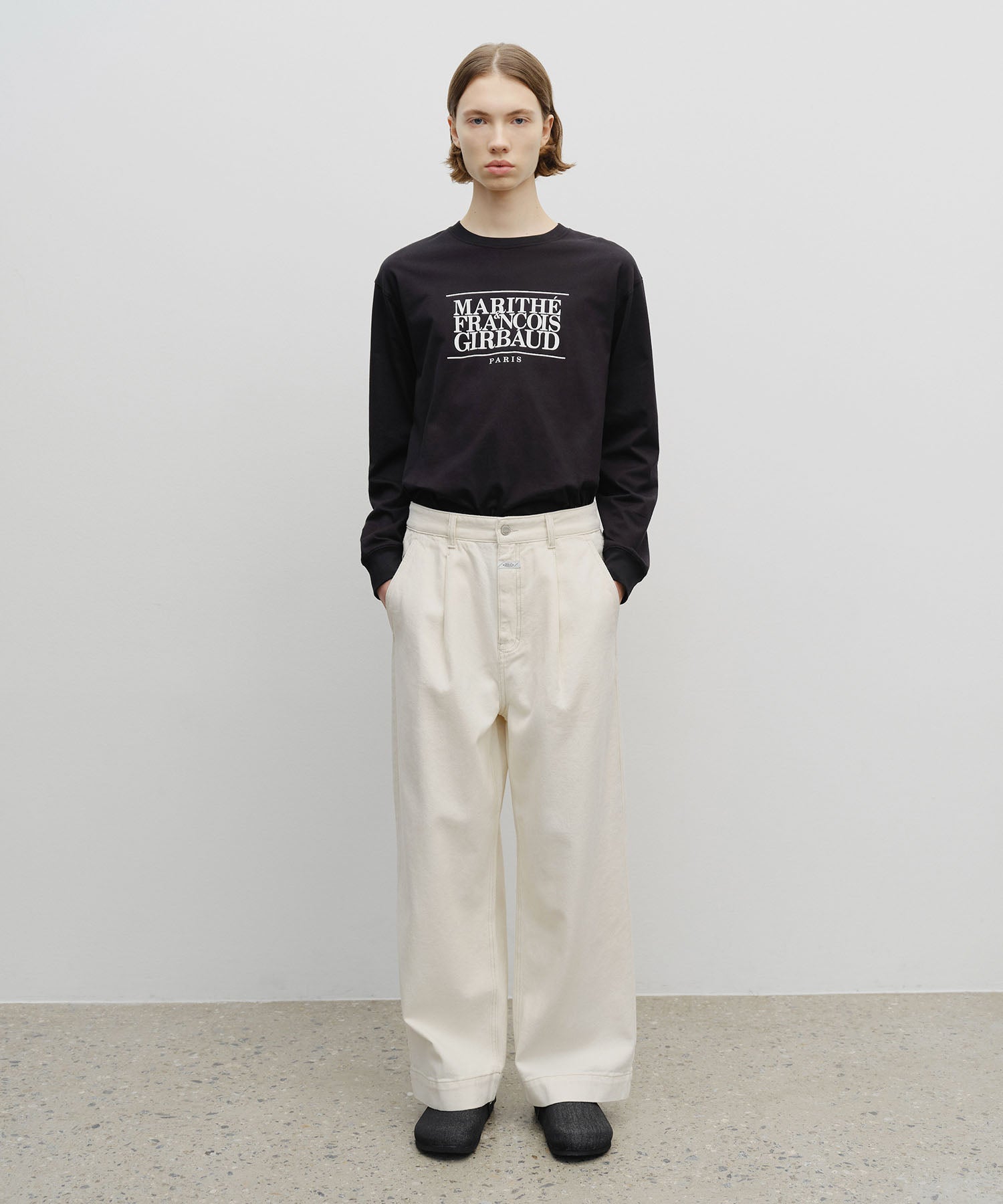 M LOW-WAIST TUCK WIDE DENIM PANTS