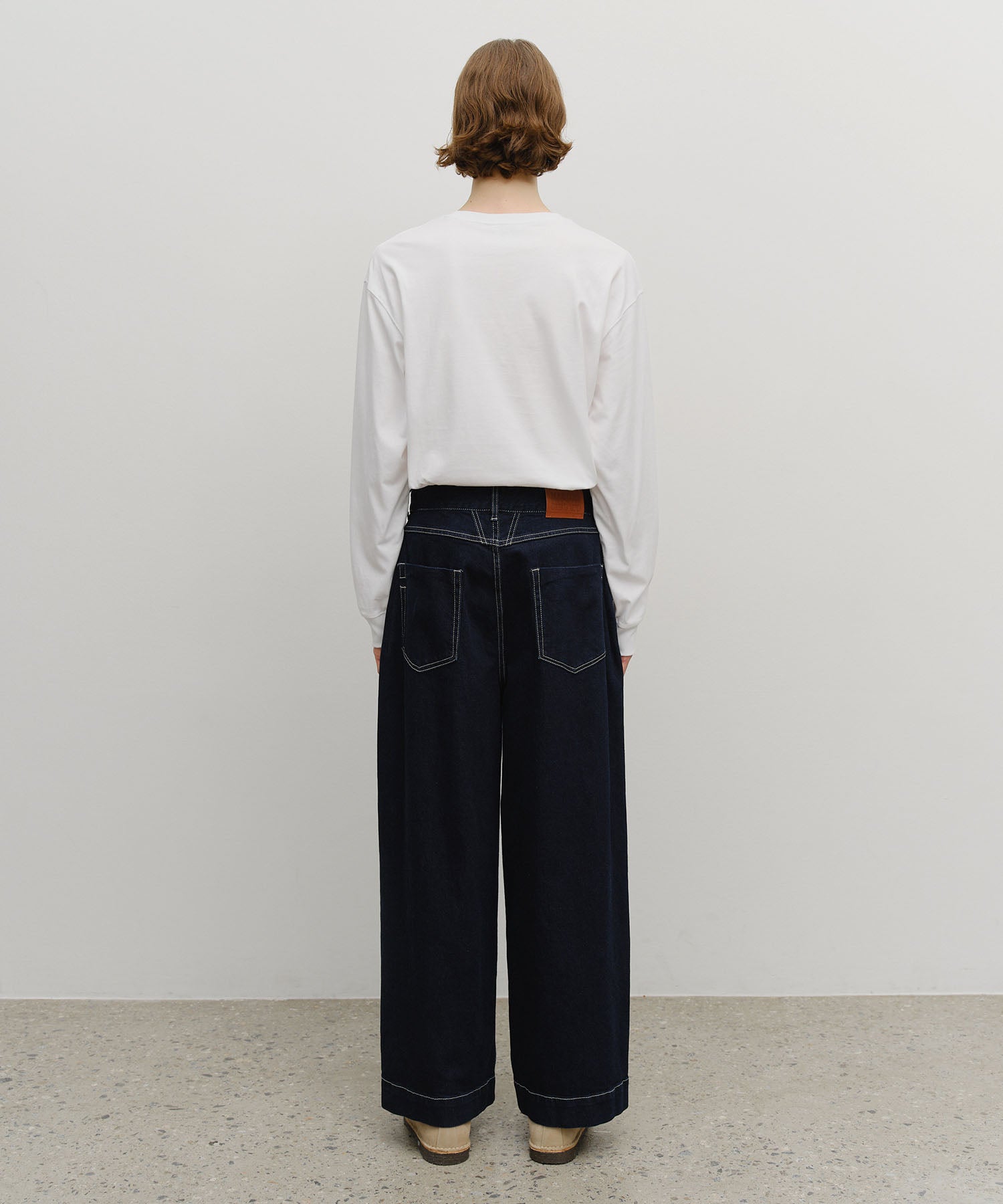 M LOW-WAIST TUCK WIDE DENIM PANTS
