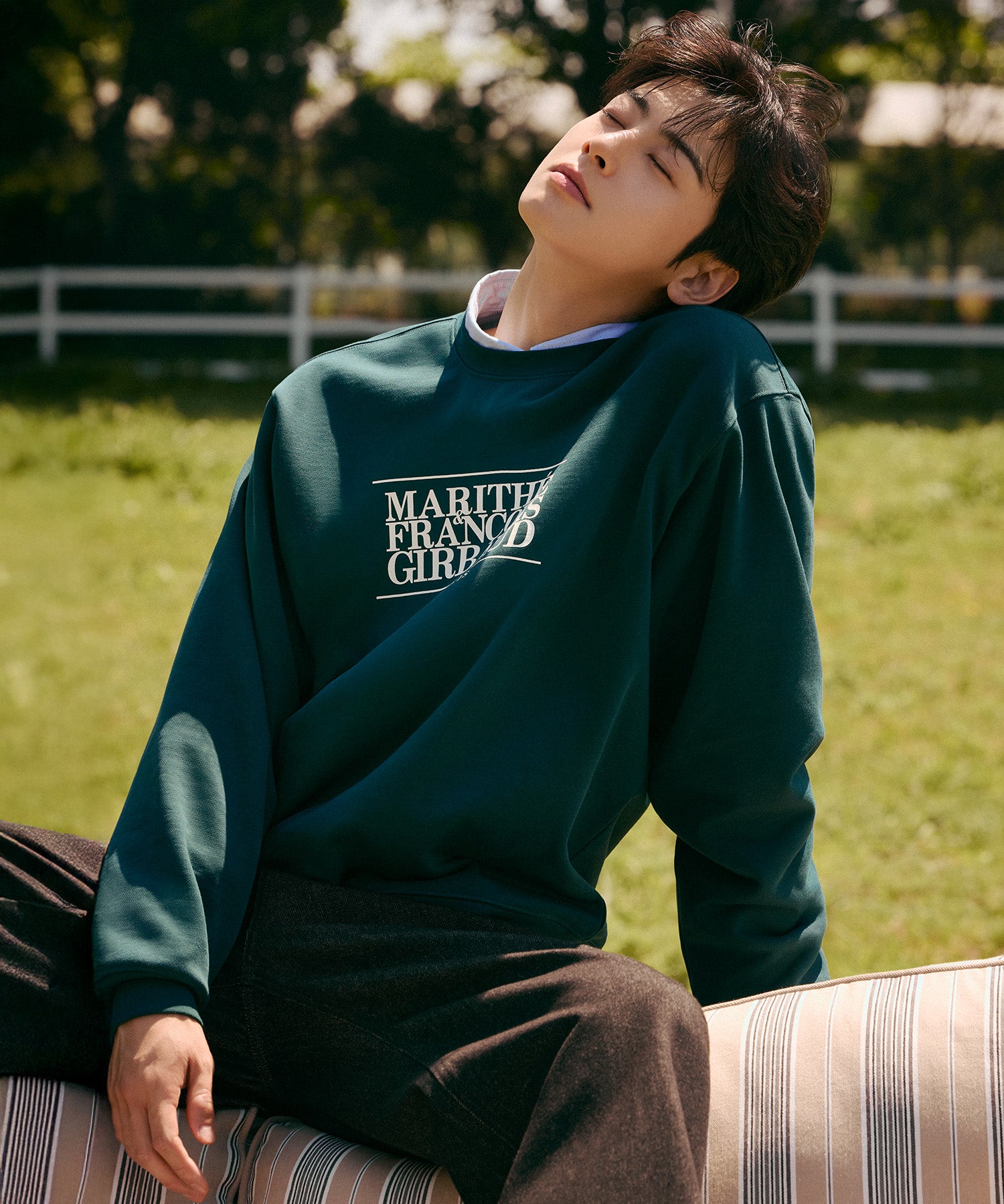 CLASSIC LOGO SWEATSHIRT