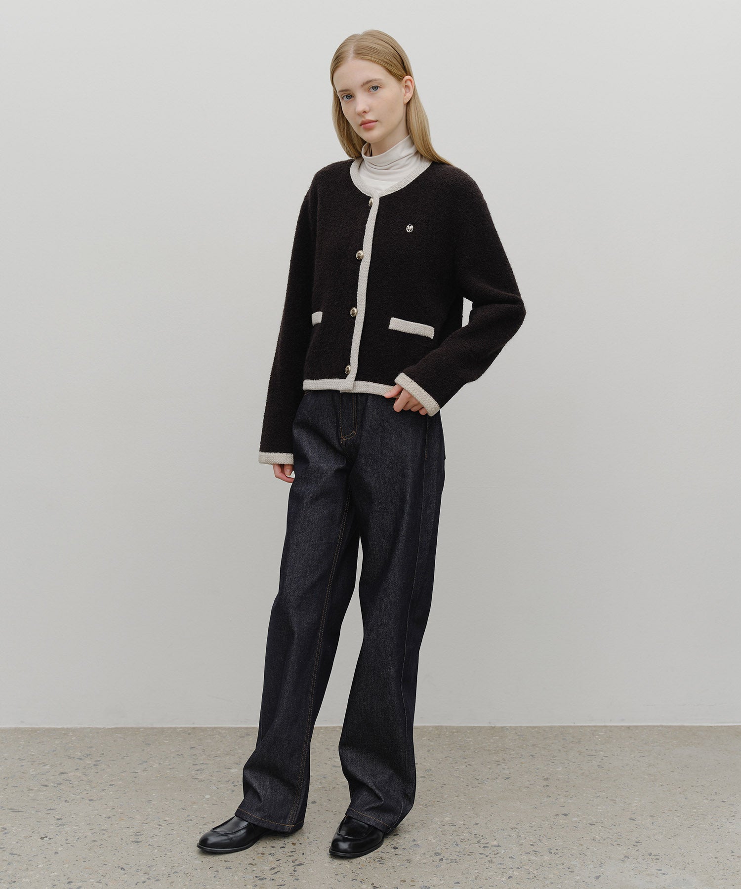 W BOUCLE KNIT ROUND NECK CARDIGAN