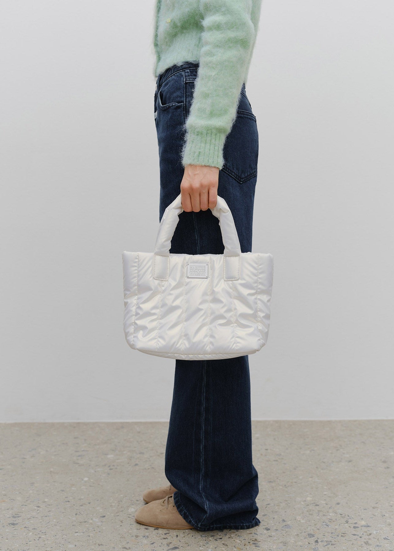 CLASSIC LOGO MATT METALLIC PADDING BAG