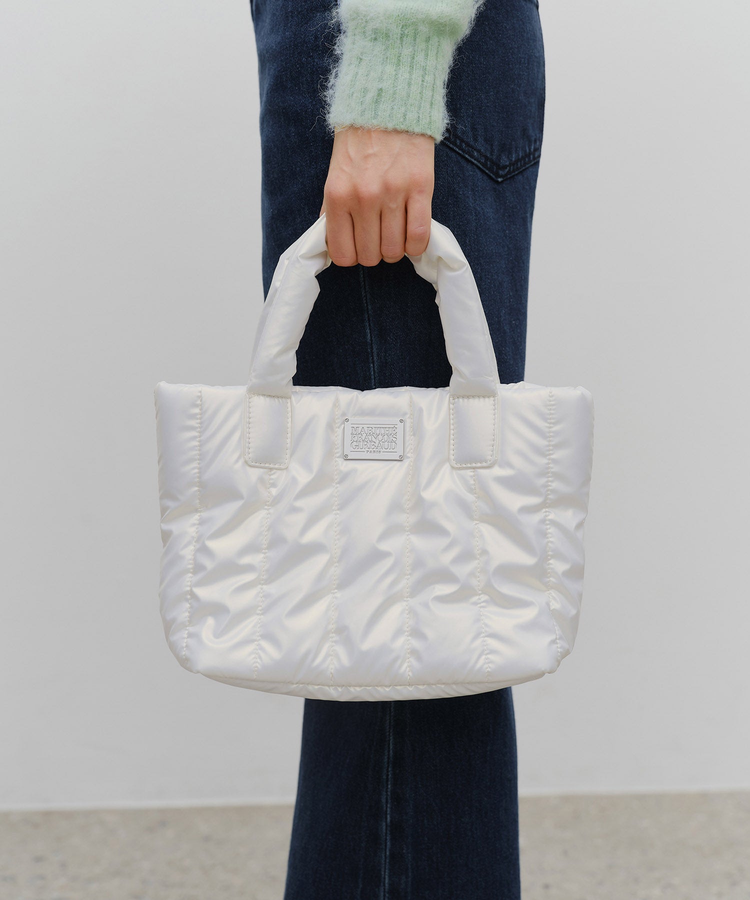 CLASSIC LOGO MATT METALLIC PADDING BAG