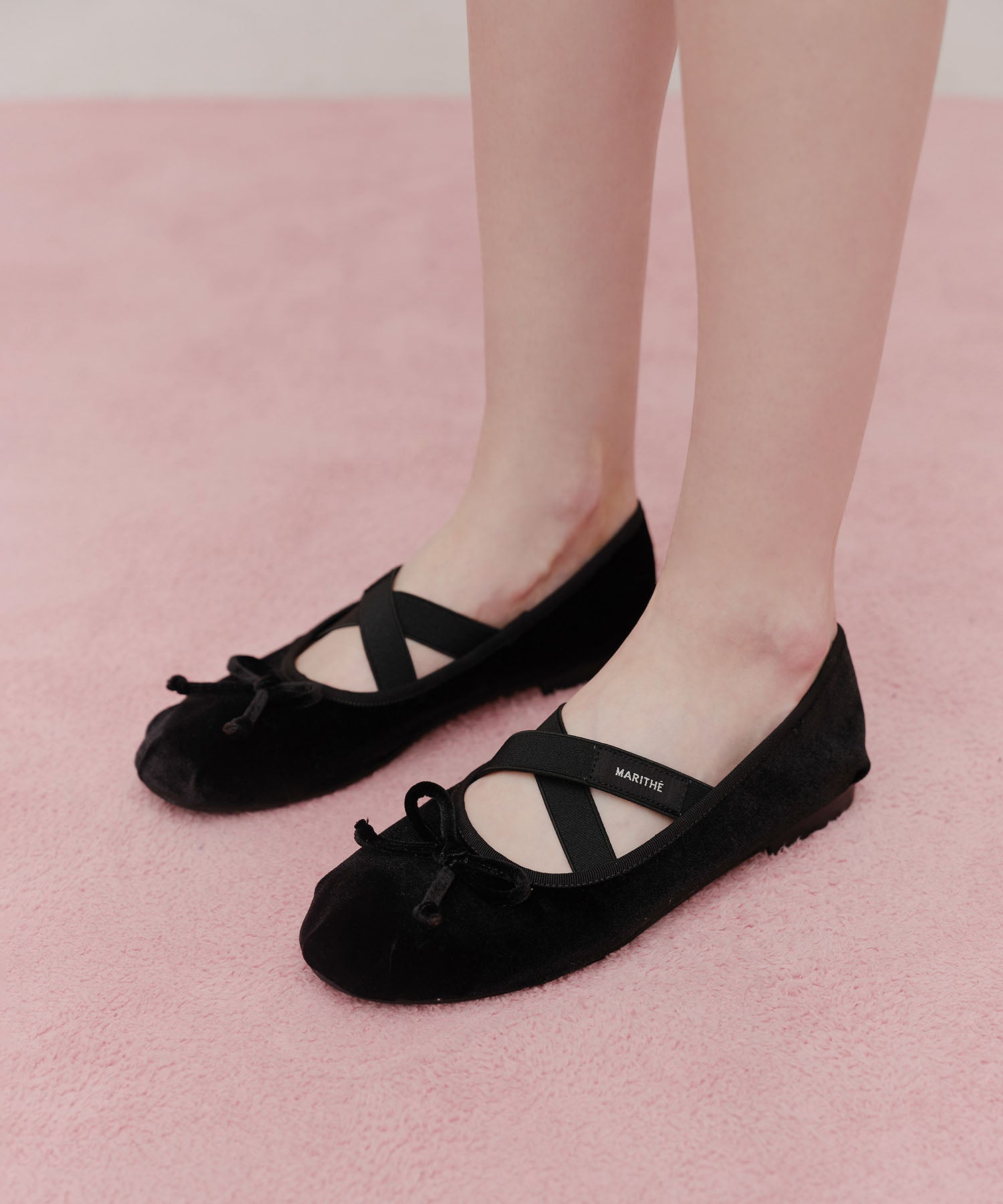 W CROSS BANDING VELVET FLAT SHOES