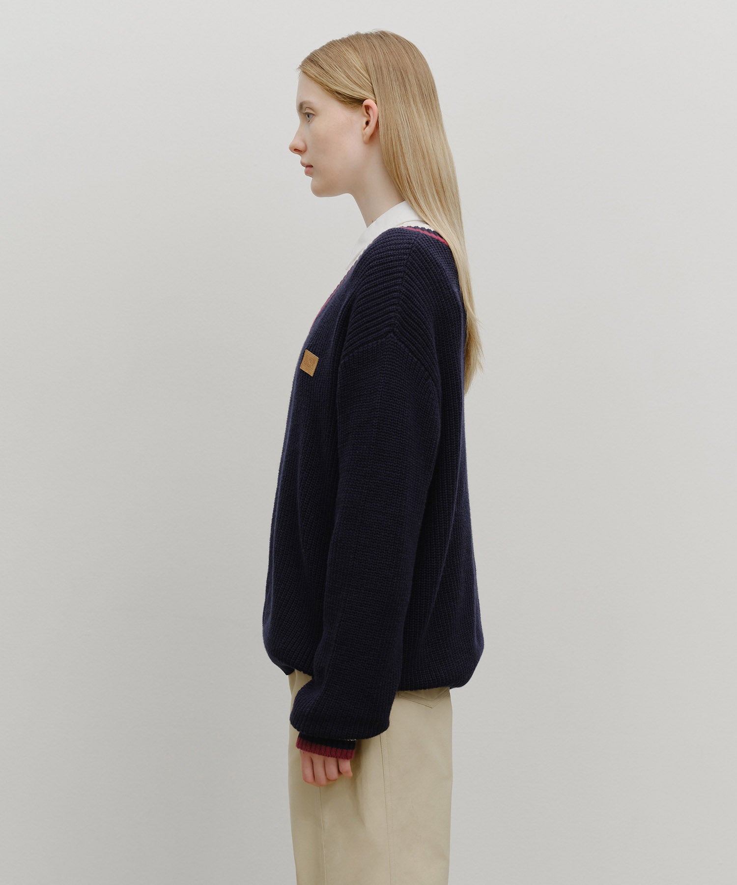 V NECK KNIT PULLOVER