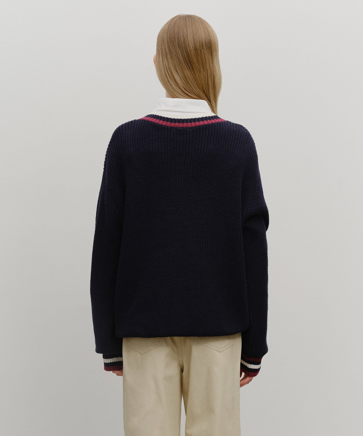 V NECK KNIT PULLOVER