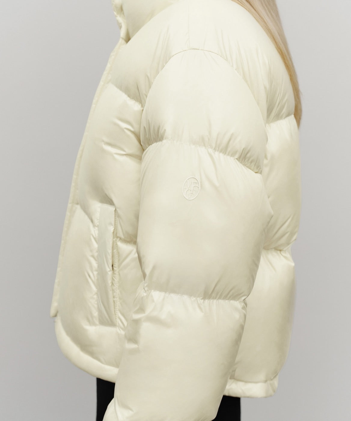 W GLOSSY CROP DOWN JACKET