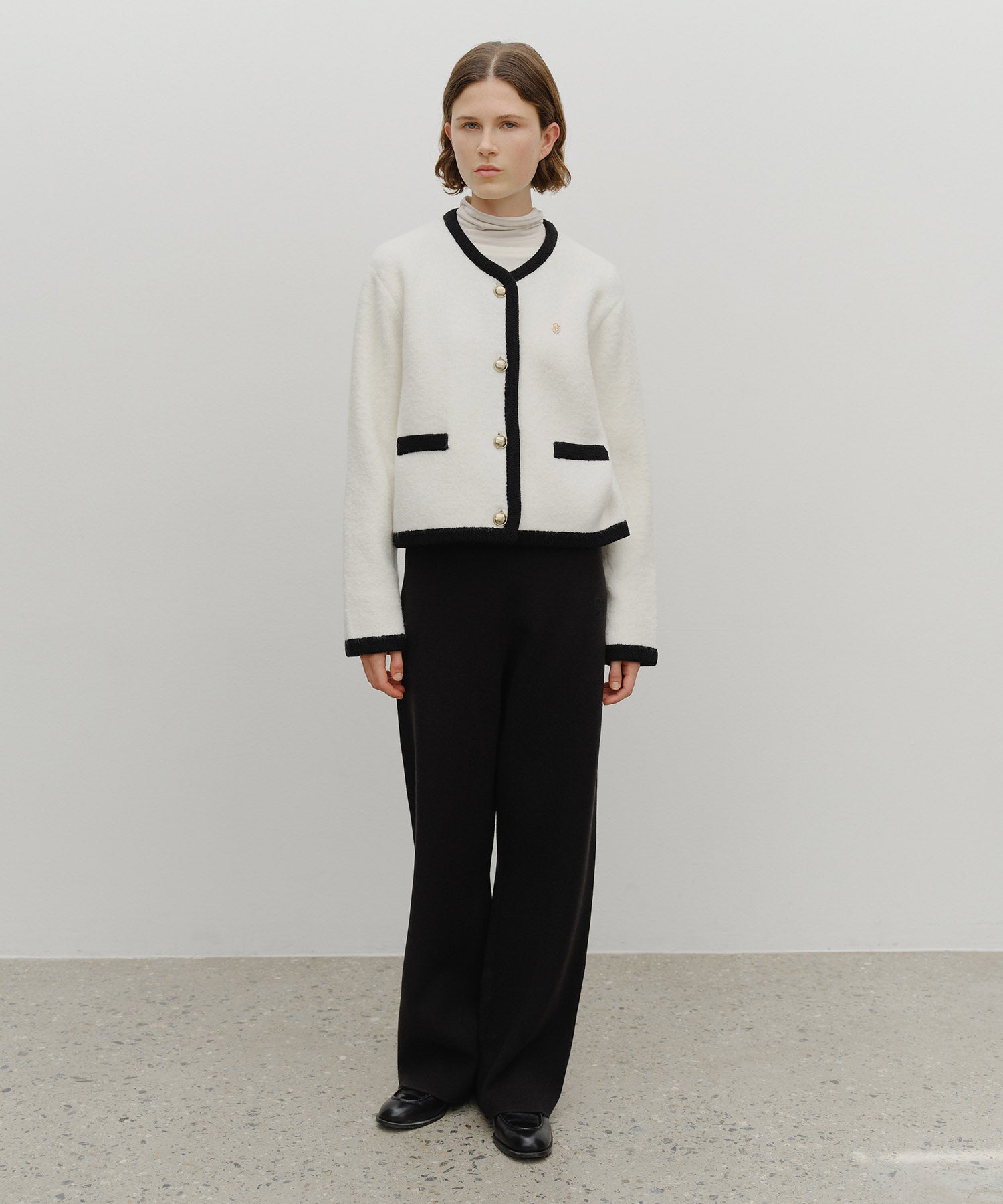 W BOUCLE KNIT ROUND NECK CARDIGAN