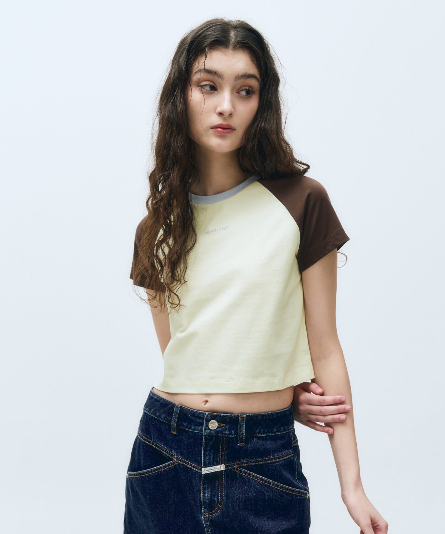 W 2-TONE RAGLAN CROP TEE