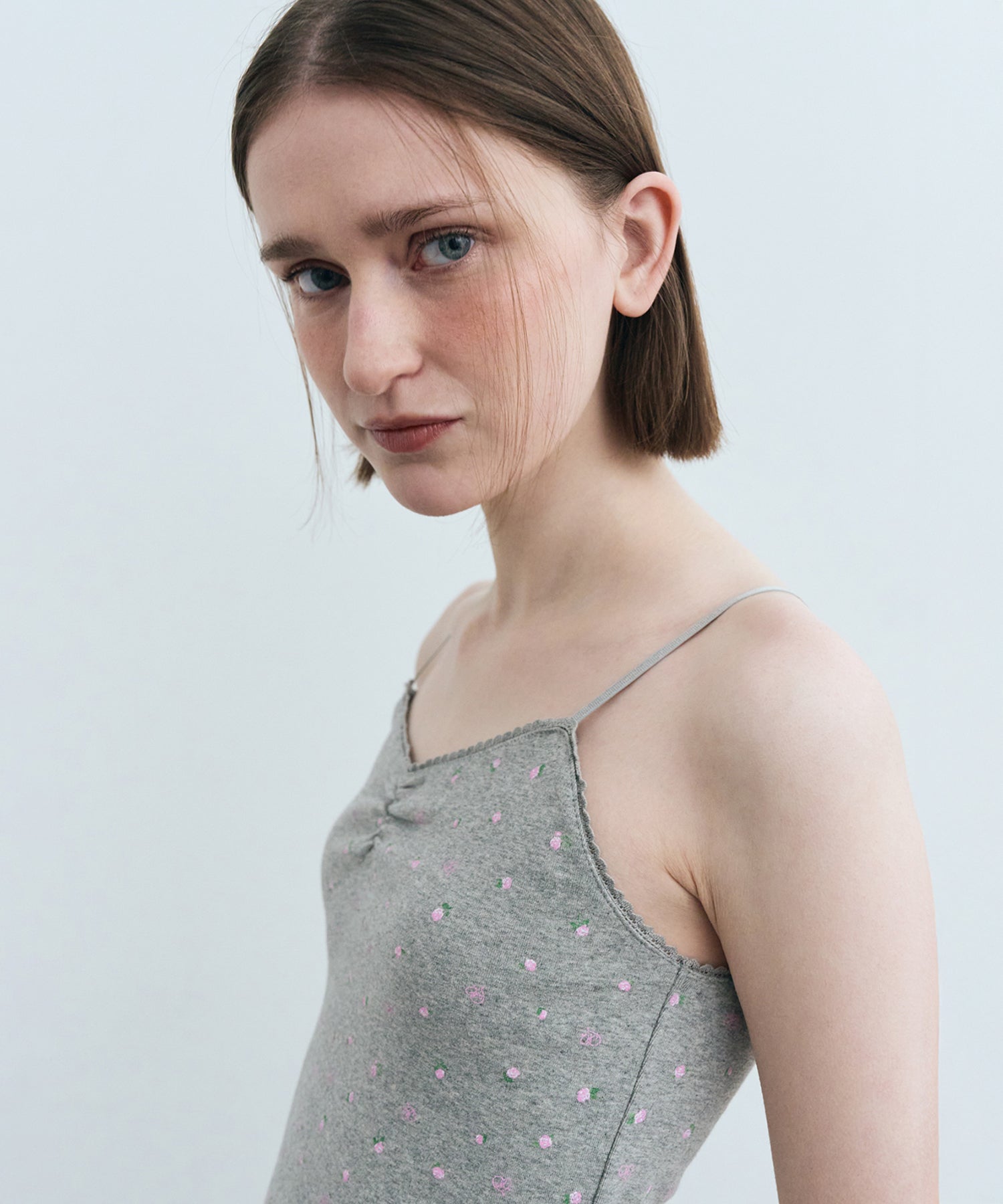W FLOWER CROP SLEEVELESS TEE