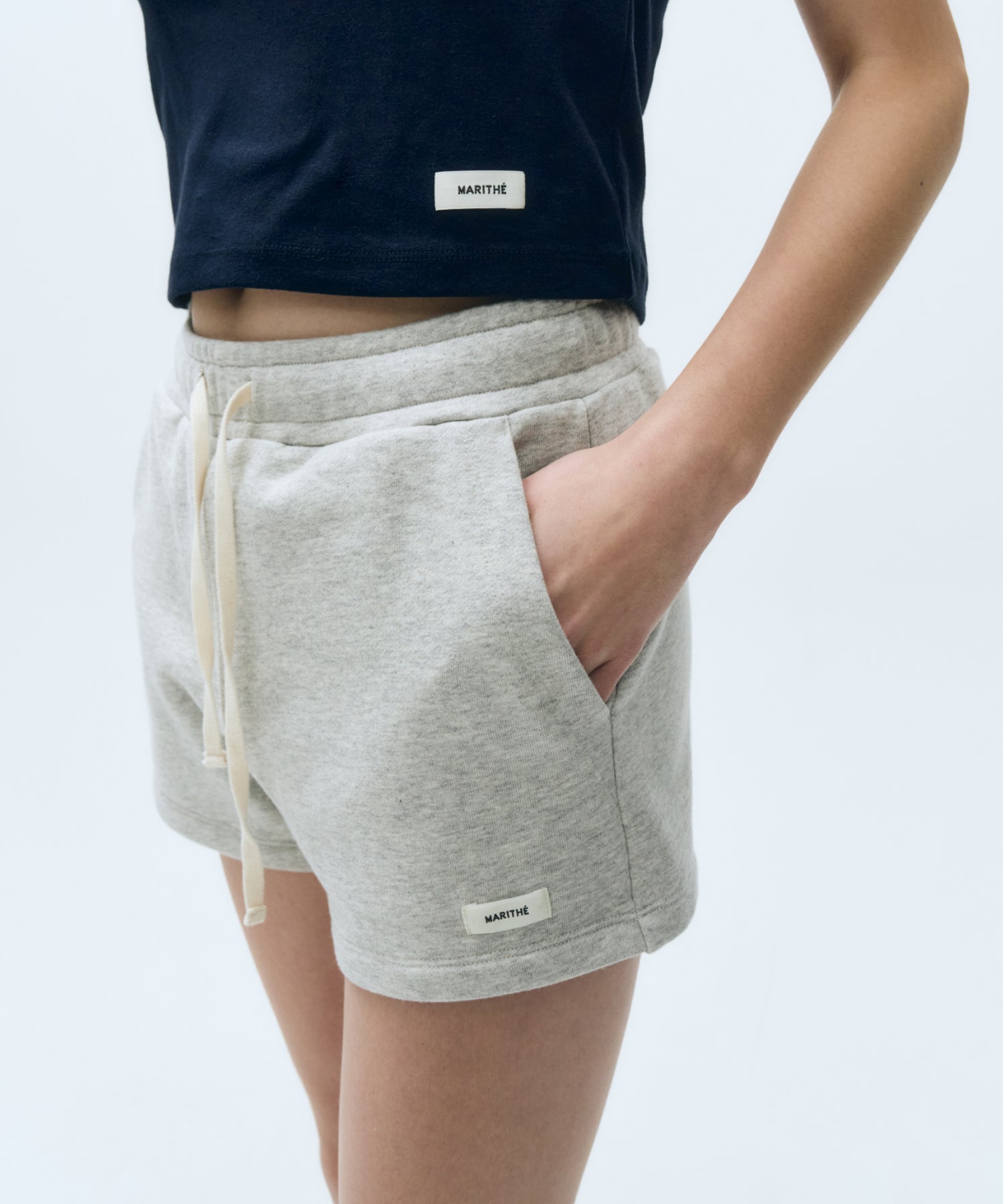 W BASIC SWEAT SHORTS