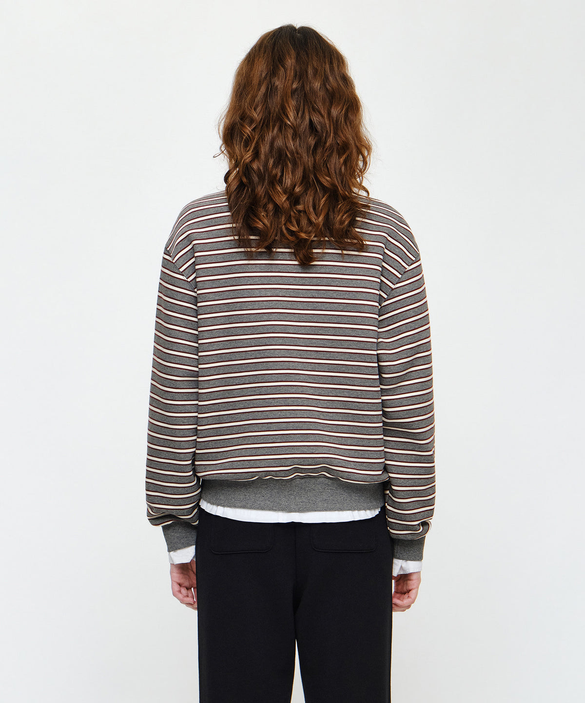 W SMALL CLASSIC LOGO V NECK BALLON SWEATSHIRT