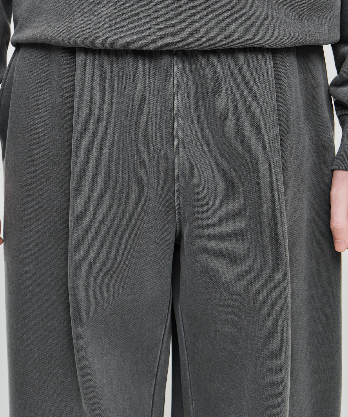 CRACK CLASSIC LOGO DYEING ONE TUCK WIDE SWEAT PANTS
