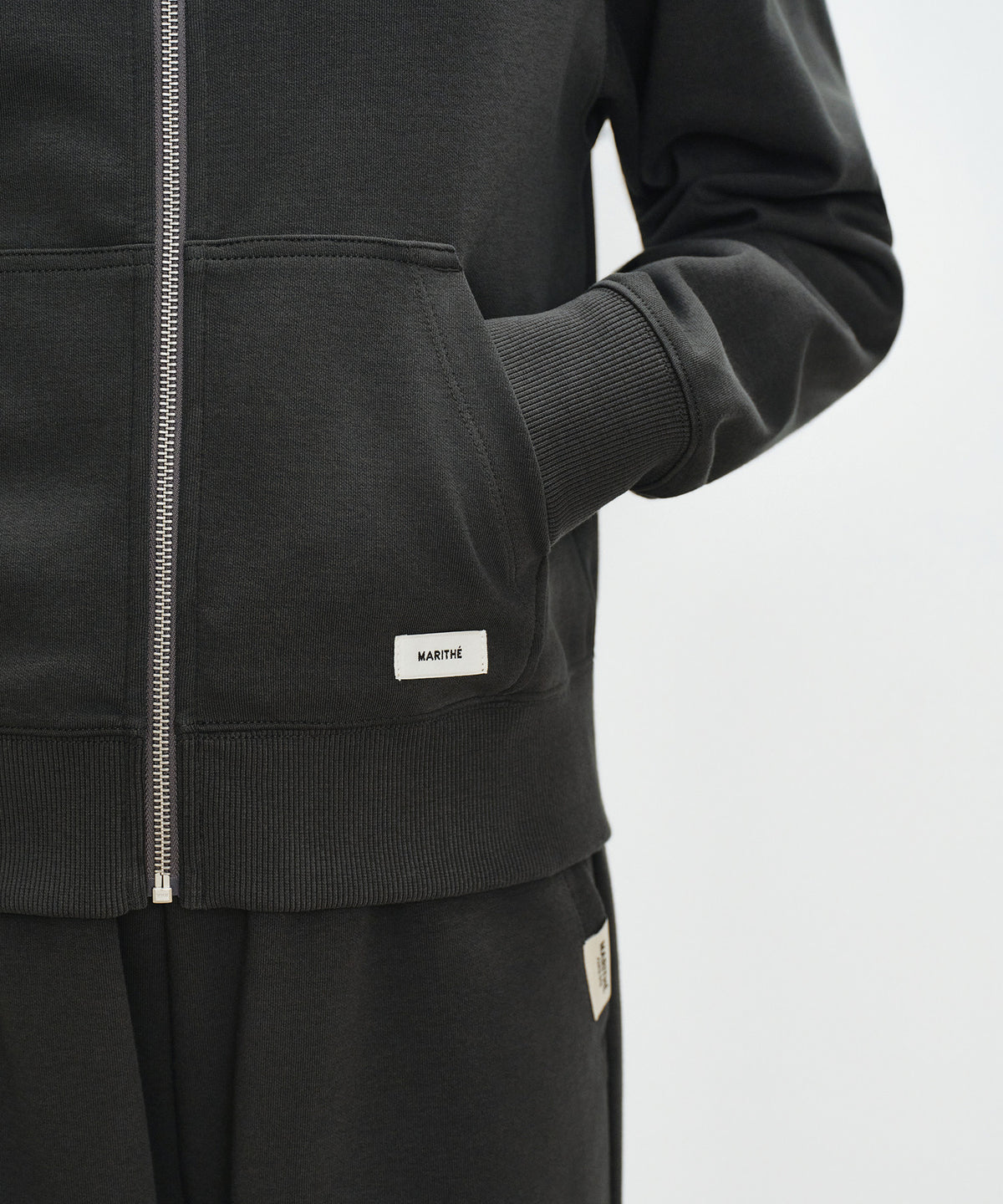 W BASIC HIGH NECK ZIPUP